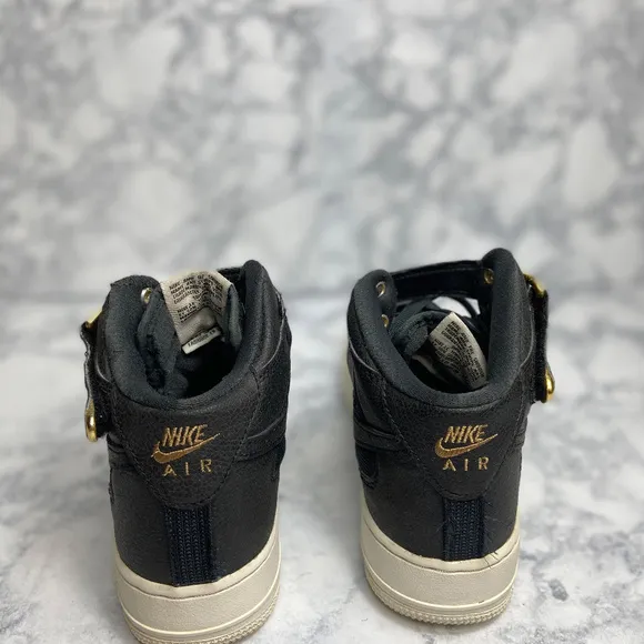Black Summit White Lifestyle Airforce 1 LV8