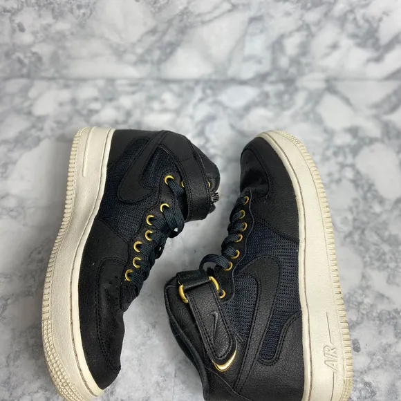 Black Summit White Lifestyle Airforce 1 LV8