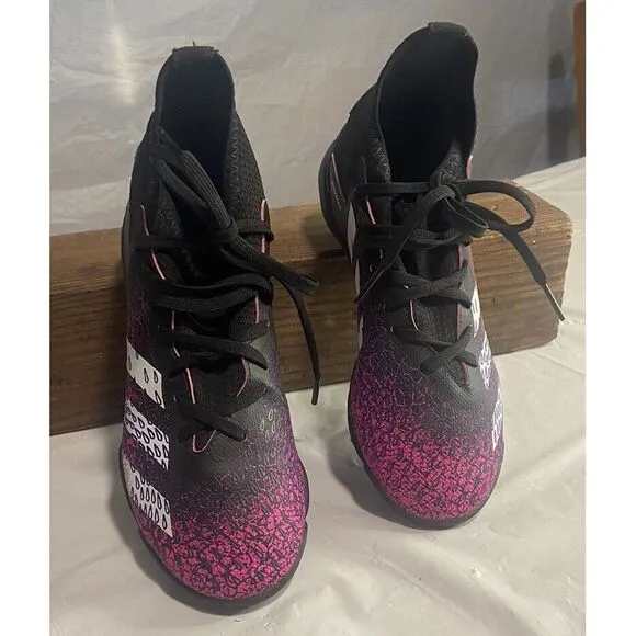 Boys Adidas Predator Freak .3‎ Turf Soccer Shoes- Size 3- Excellent Condition