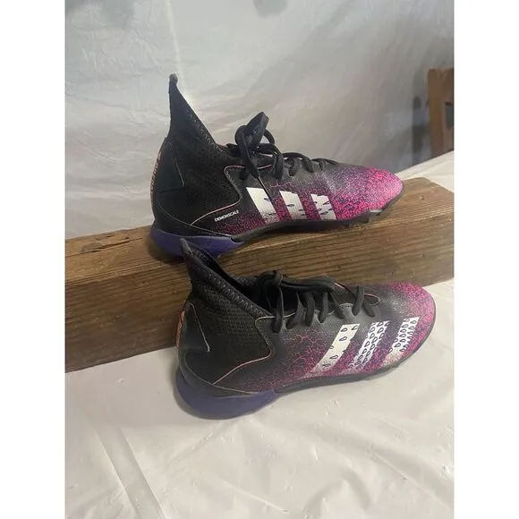Boys Adidas Predator Freak .3‎ Turf Soccer Shoes- Size 3- Excellent Condition