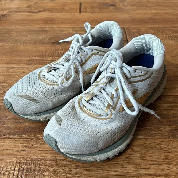 Brooks Adrenaline GTS 20 Road Running Shoes White Gray Gold Womens Size 9.5