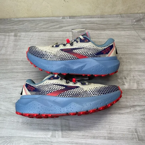 Brooks Caldera 6 Trail Running Shoe Sneaker Light Blue Pink Women’s size 9
