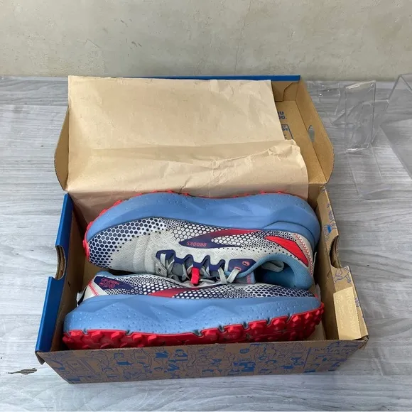Brooks Caldera 6 Trail Running Shoe Sneaker Light Blue Pink Women’s size 9