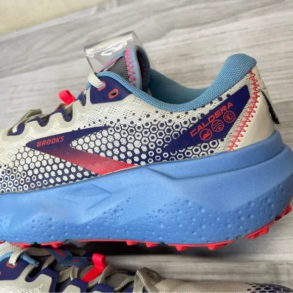 Brooks Caldera 6 Trail Running Shoe Sneaker Light Blue Pink Women’s size 9