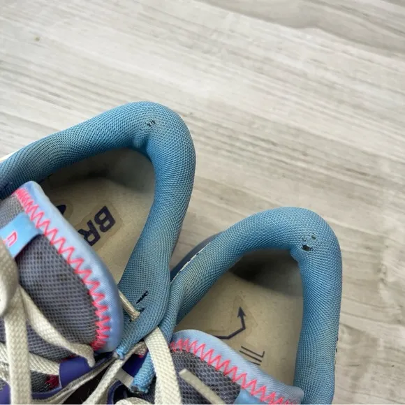 Brooks Caldera 6 Trail Running Shoe Sneaker Light Blue Pink Women’s size 9