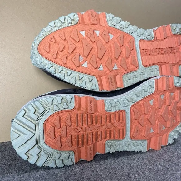 Brooks Cascadia 11 Trail Running Shoes Size 9 Womens 1202041B005