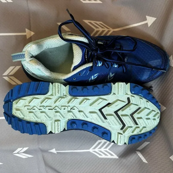 Brooks Cascadia 12 Women's Size 9 B (Medium) Trail Running Active Shoes Blue