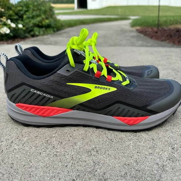 Brooks Cascadia 15 Hiking Trail Shoes Size 13 D BRAND NEW!