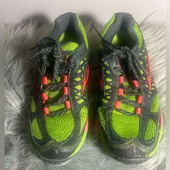 Brooks Cascadia 7 Trail Running Green/Orange Green and Black Sneakers Size 7
