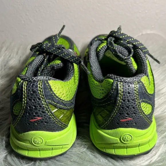 Brooks Cascadia 7 Trail Running Green/Orange Green and Black Sneakers Size 7