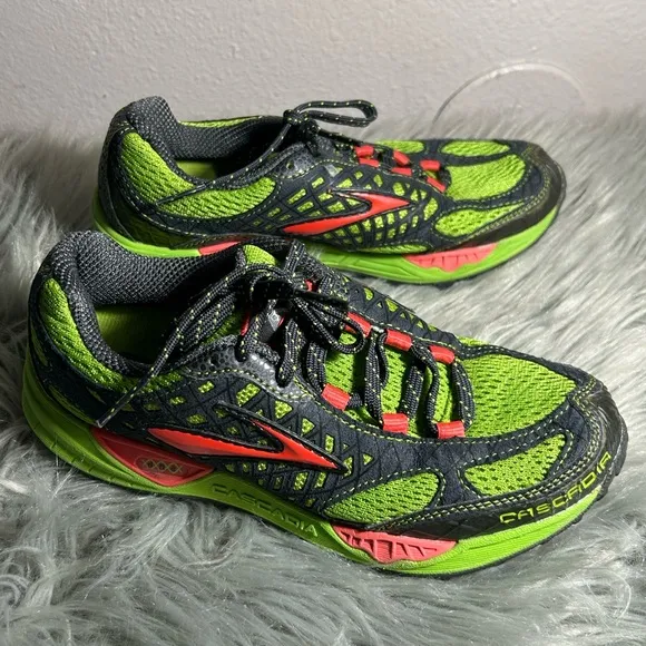Brooks Cascadia 7 Trail Running Green/Orange Green and Black Sneakers Size 7