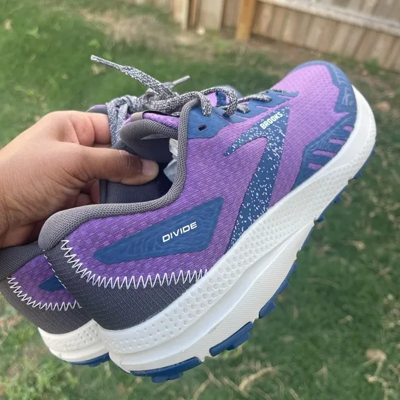 Brooks Divide 4 Men’s Size 10 Trail Running Shoes Purple/Navy/Oyster