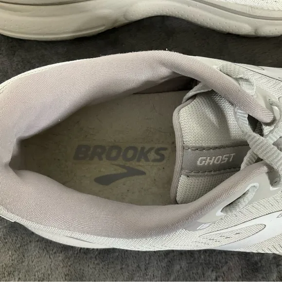 Brooks Ghost 15 Women’s Sneakers For Road Running Paved Trails &amp; Tracks Sz 9.5B