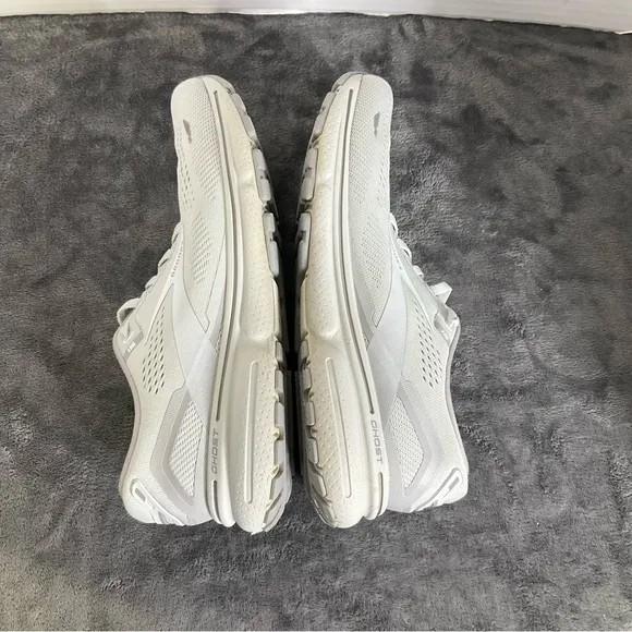 Brooks Ghost 15 Women’s Sneakers For Road Running Paved Trails &amp; Tracks Sz 9.5B