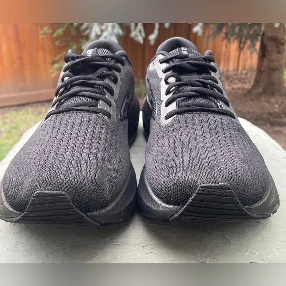 BROOKS Glycerin 21 Running Ebony Black on Black Running Shoes. Men’s Size 11