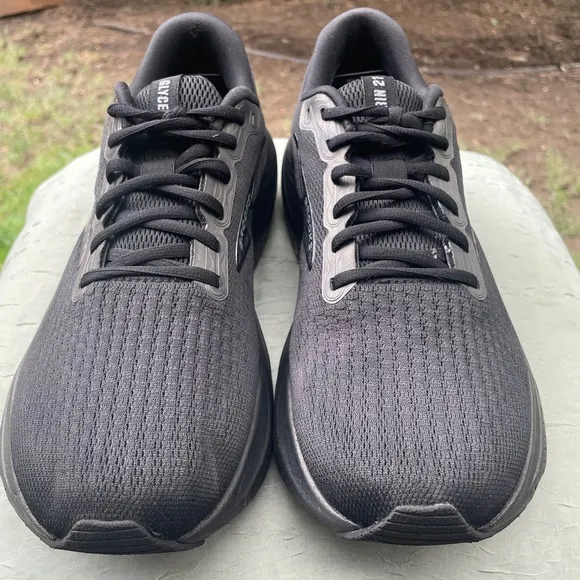 BROOKS Glycerin 21 Running Ebony Black on Black Running Shoes. Men’s Size 11