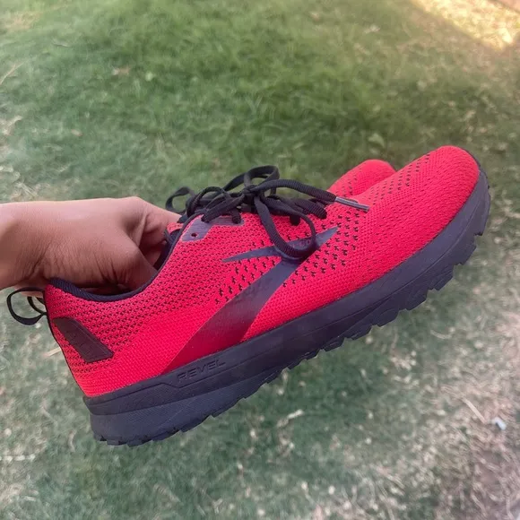 Brooks Revel 4 Red/Black CA3702-918 Men Size 8 Running Shoes
