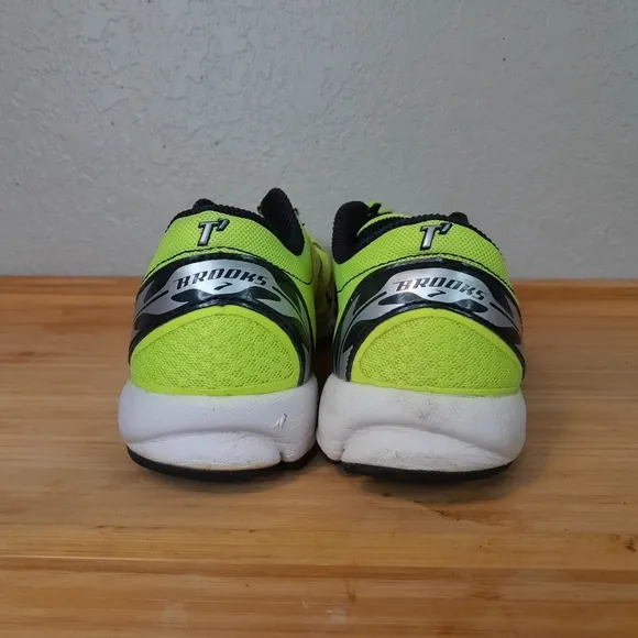 Brooks T7 Racer Green Athletic Shoes