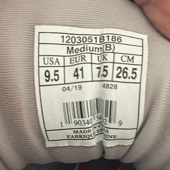 BROOKS WOMEN'S GHOST 12  RUNNING SHOE White Gray Purple Sz 9.5 Removable insoles