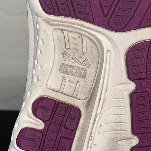 BROOKS WOMEN'S GHOST 12  RUNNING SHOE White Gray Purple Sz 9.5 Removable insoles