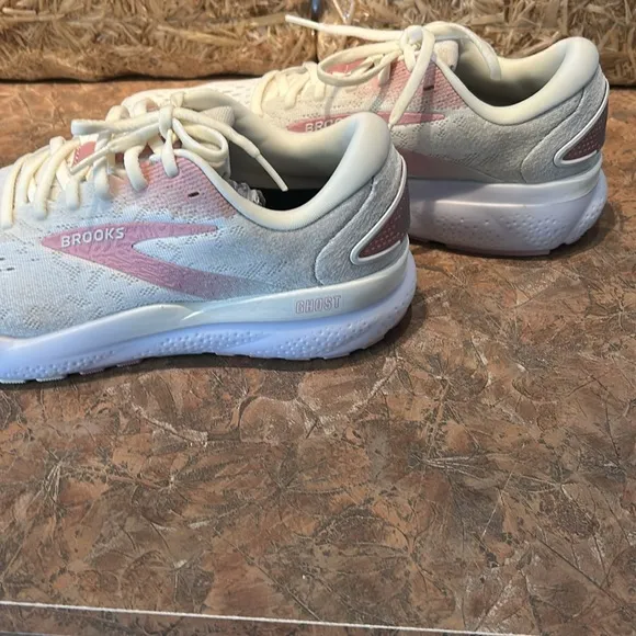Brooks Women's Ghost Running Shoes
