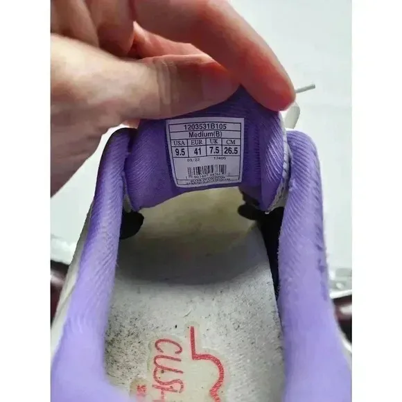 Brooks Womens Adrenaline GTS 22 Road Running Shoes White Coral Purple Size 9.5