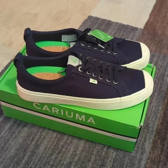 Cariuma Navy Suede Low Top Lace Up Sneaker Shoes