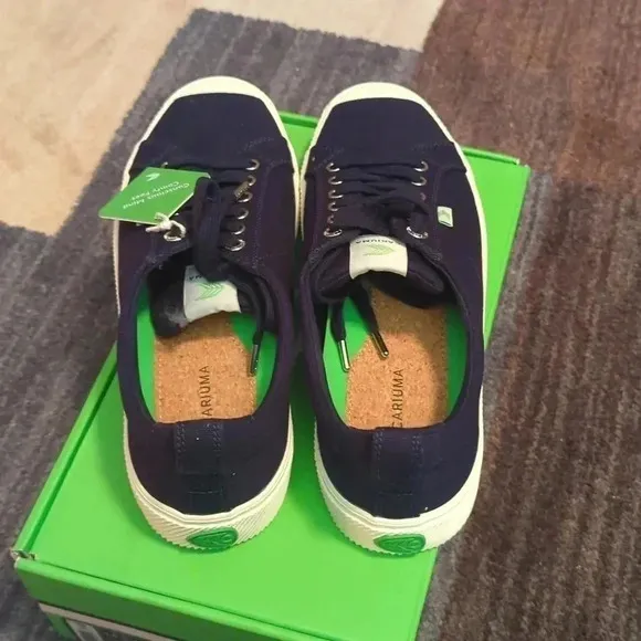 Cariuma Navy Suede Low Top Lace Up Sneaker Shoes