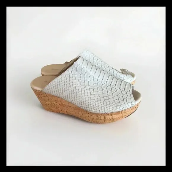 Chocolat Blu Women Shoes Yiona Off- White Leather Slide Sandal Size 7.5