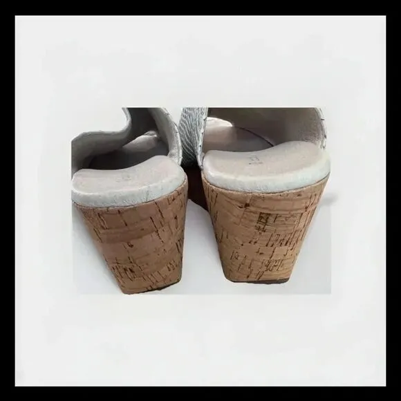Chocolat Blu Women Shoes Yiona Off- White Leather Slide Sandal Size 7.5