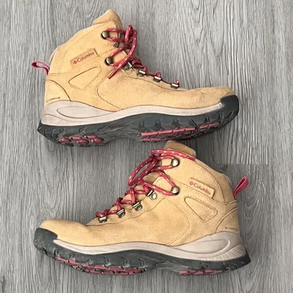 Columbia Women's Yoncalla Mid Suede Waterproof Hiking Boots, Camel Size 7
