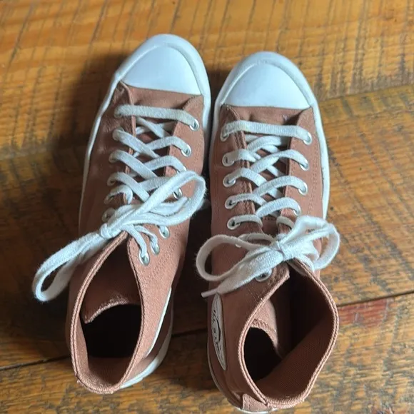 Converse Chuck Taylor high tops with lug sole Mineral Clay color Size 9