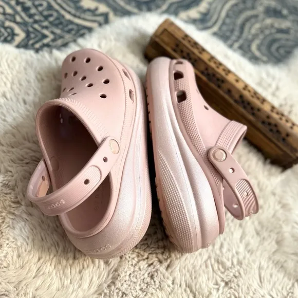 CROCS Classic Crush platform Clog pale pink shimmer sparkle size 8