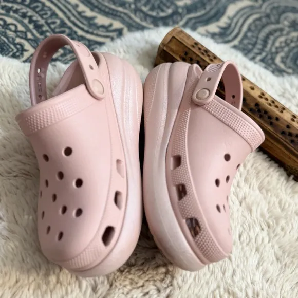 CROCS Classic Crush platform Clog pale pink shimmer sparkle size 8