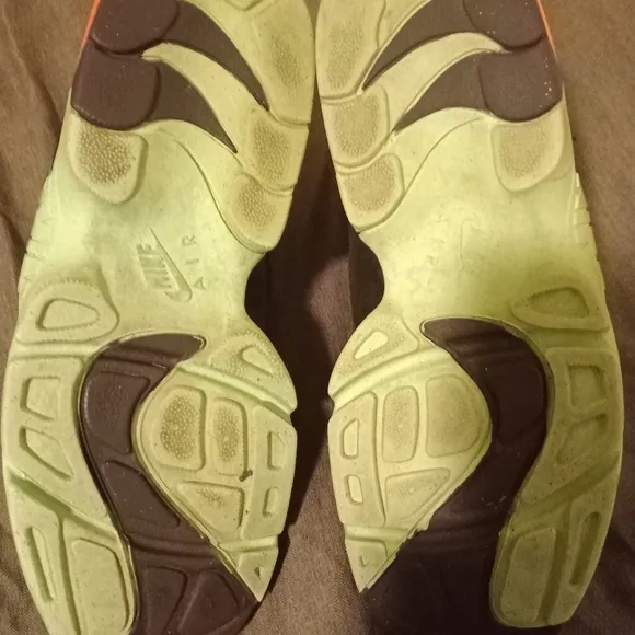 Deion Sanders diamond turf size 10 for men
