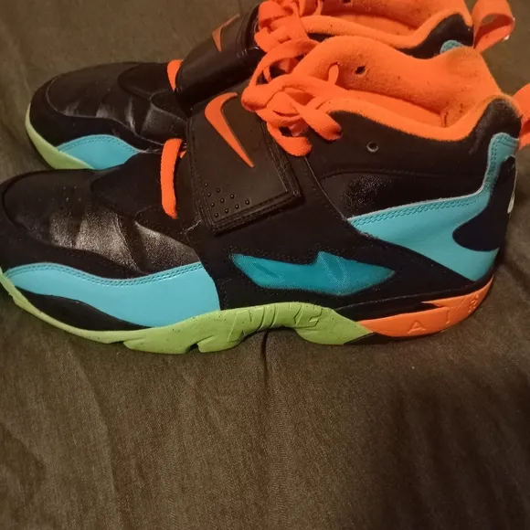 Deion Sanders diamond turf size 10 for men