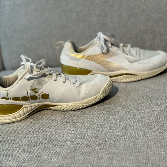 Diadora - Women’s - Tennis Shoes - size 8