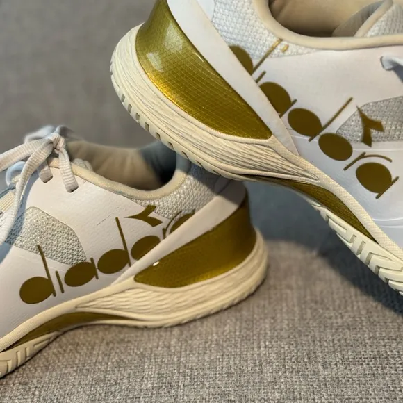 Diadora - Women’s - Tennis Shoes - size 8