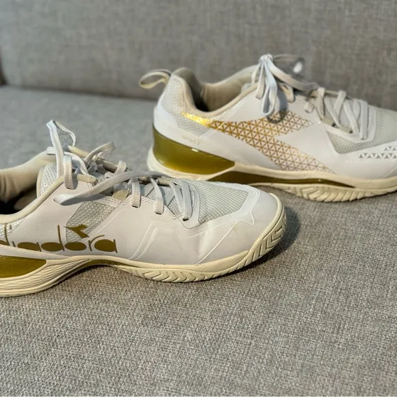 Diadora - Women’s - Tennis Shoes - size 8
