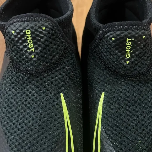 EUC Nike Jr. Youth “Black Volt” Phantom Vision Academy DF Turf Shoes (Size: 7Y)