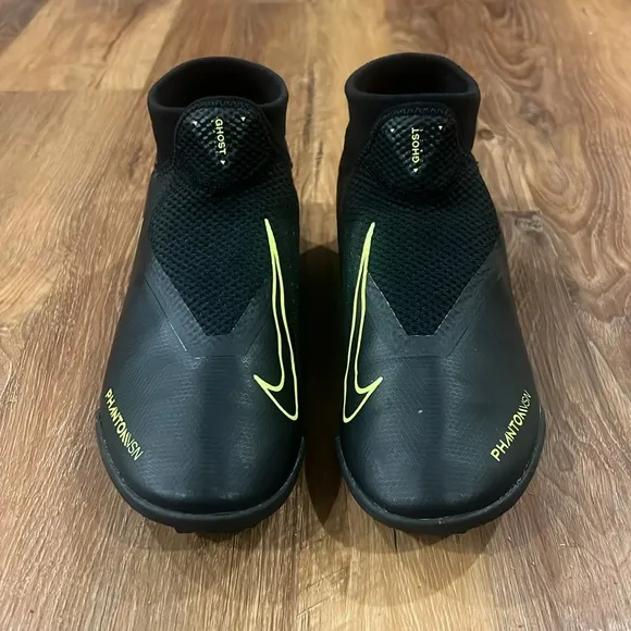 EUC Nike Jr. Youth “Black Volt” Phantom Vision Academy DF Turf Shoes (Size: 7Y)