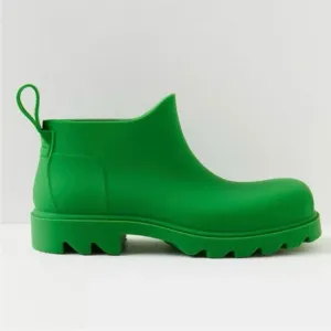 FREE PEOPLE HIGH STREET RAIN BOOTS SIZE 8. COLOR GRASS (GREEN). NEW IN BOX.