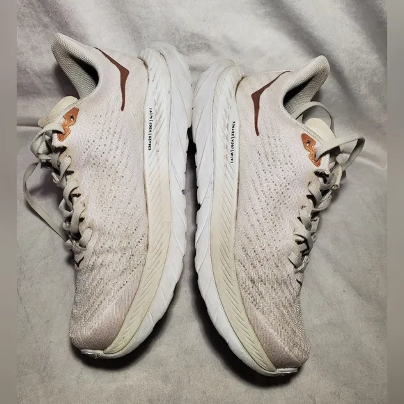 Hoka mach 5 size 8 white and copper