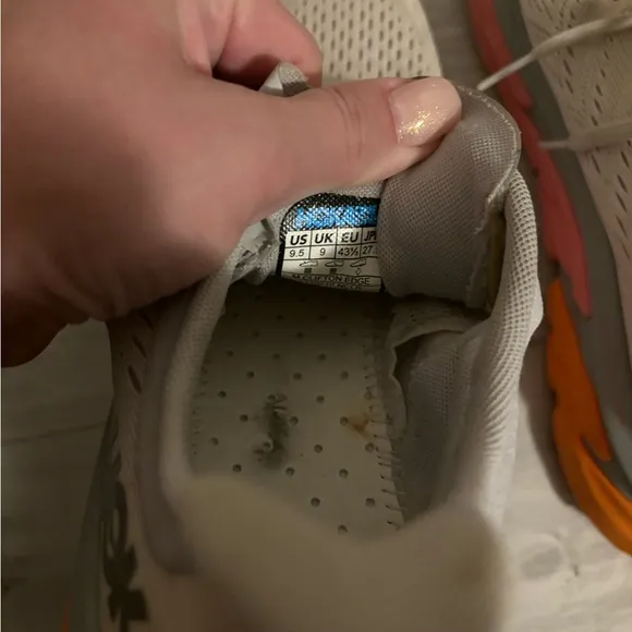 Hoka One One Clifton Edge Nimbus Cloud Lunar Rock 9.5 Men’s Missing Insole