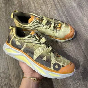 Hoka One One Huaka Unisex Running Trail Shoes Men’s 9 Women 10.5 Yellow SAMPLE