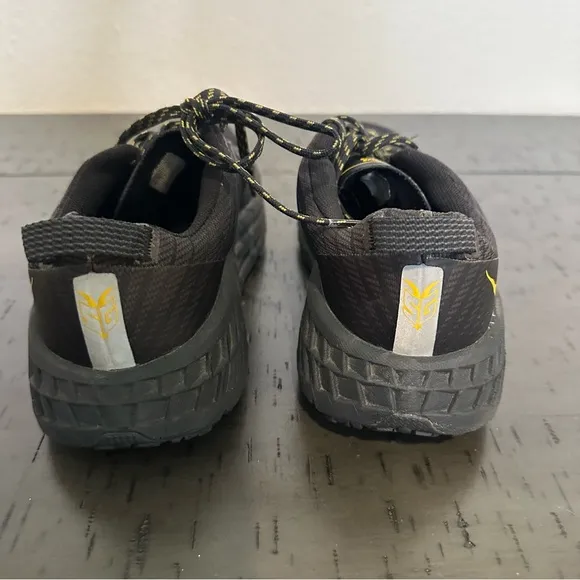 Hoka One One Men’s All Black Speedgoat GoreTex Trail Running Shoes