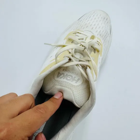 Hoka One One Men’s Clifton 8 Ultra White Road Running Shoes Size 12 D