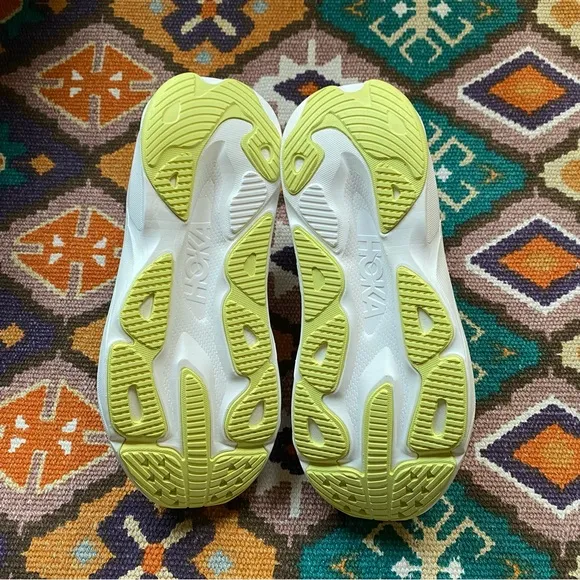 HOKA Skyflow Wide Starlight Glow Carnation Everyday Running Women's Size 8.5 B