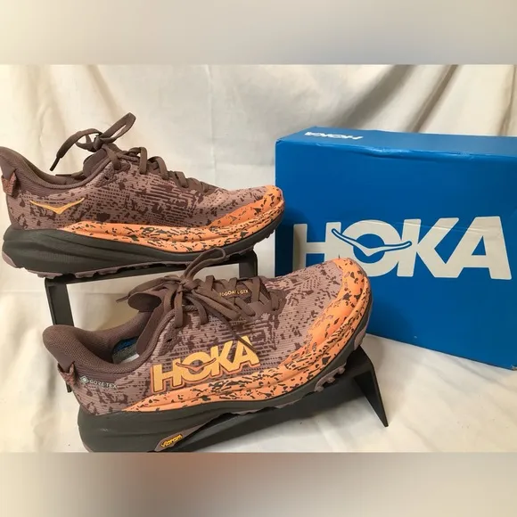 Hoka Women’s Speedgoat 6 GTX Gore-Tex Trail Running Shoes-Size 9B- Mint Conditon