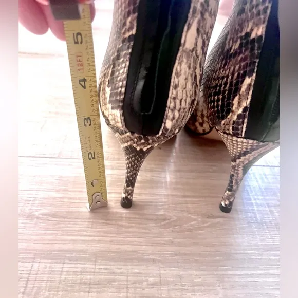 Italian Snake skin leather ankle boots size 7 1/2